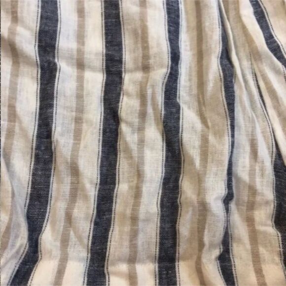 Women's NWT Love Tree Striped Linen Shorts with Belt - Picture 6 of 8